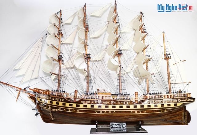 Mô hình tàu thuyền France 2 gỗ đen (thân 80cm) MNV-TB02
