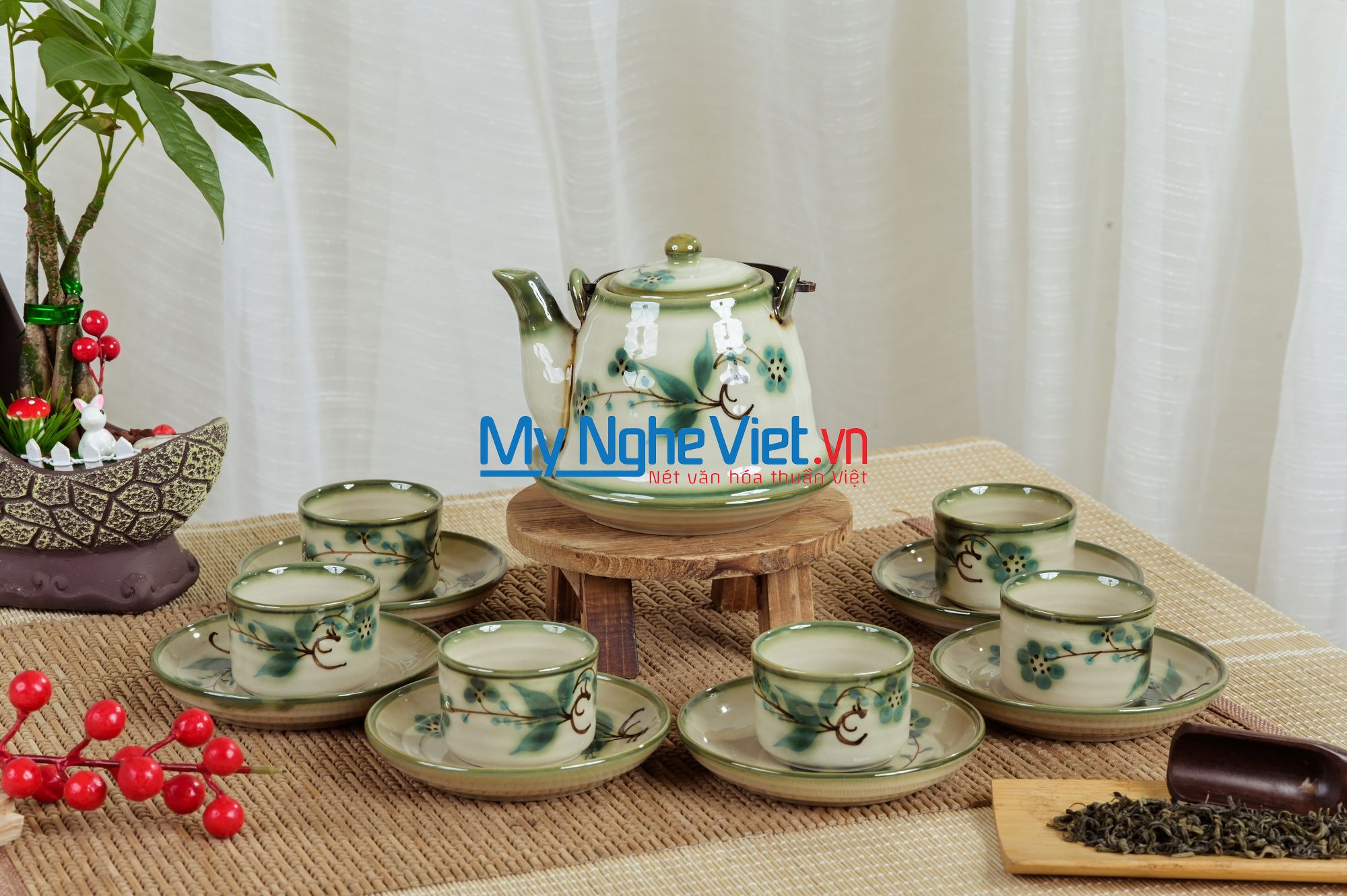 Bộ bình trà dáng chuông vẽ đào xanh 450ml MNV-TS587/2