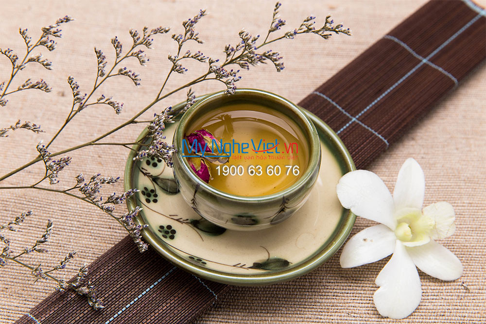 Bộ bình trà Bát Tràng Men Bóng quai đồng hoa rơi MNV-TS030-2 (HÀNG ĐẶT)