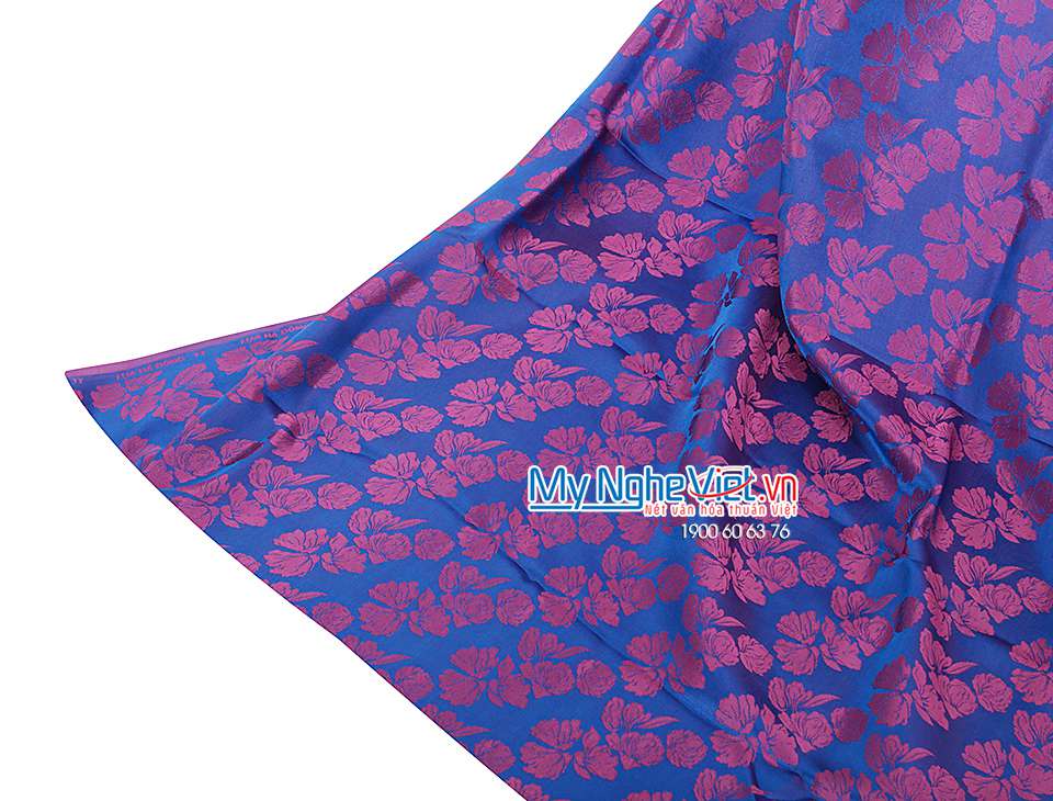 Lụa áo dài Hà Đông họa tiết hoa hồng nền xanh MNV-LHD07
