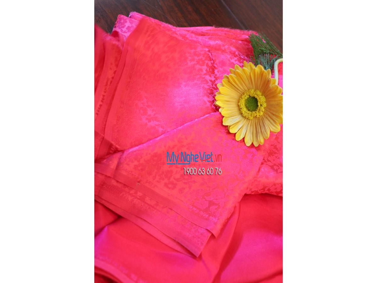 Lụa áo dài Hà Đông họa tiết hoa nền hồng MNV-LHD01
