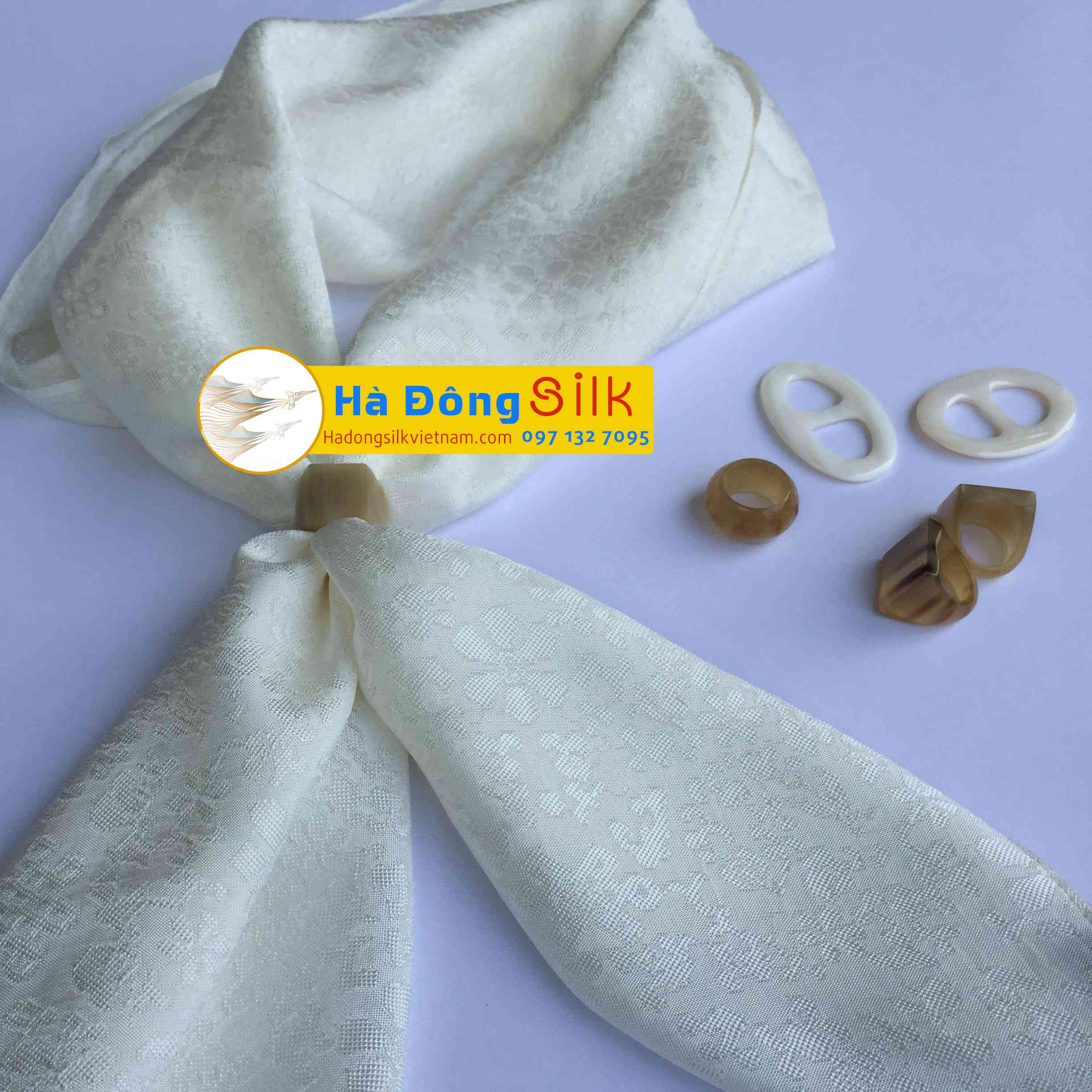 Khăn choàng cổ lụa PT silk vân vuông màu trắng MNV-KL102 (khăn vuông)