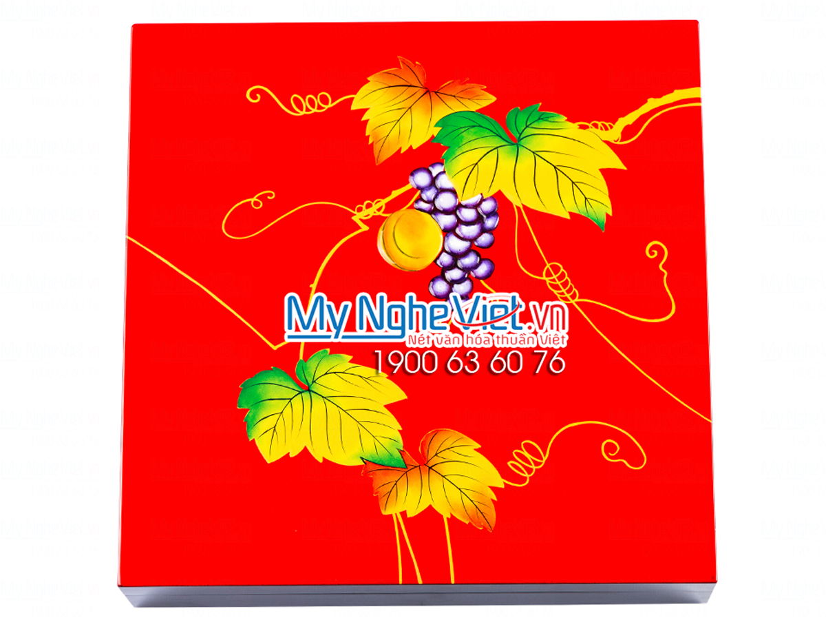 Hộp mứt vuông 4 ngăn hoa quả nền đỏ MNV-HM03-1