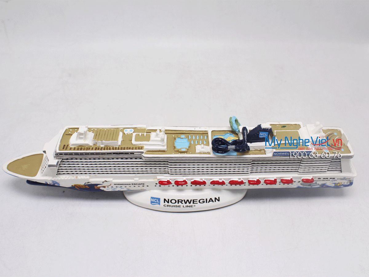 Mô hình du thuyền NORWEGIAN ESCAPE thân 30cm MNV-TBPSV01