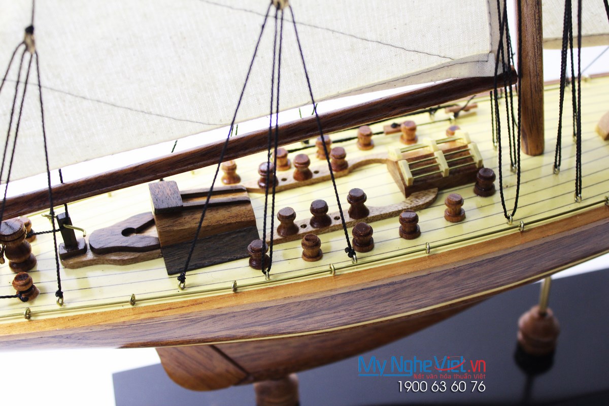 Mô hình Du thuyền Endeavour gỗ đỏ (Thân 50cm) MNV-TB23/3