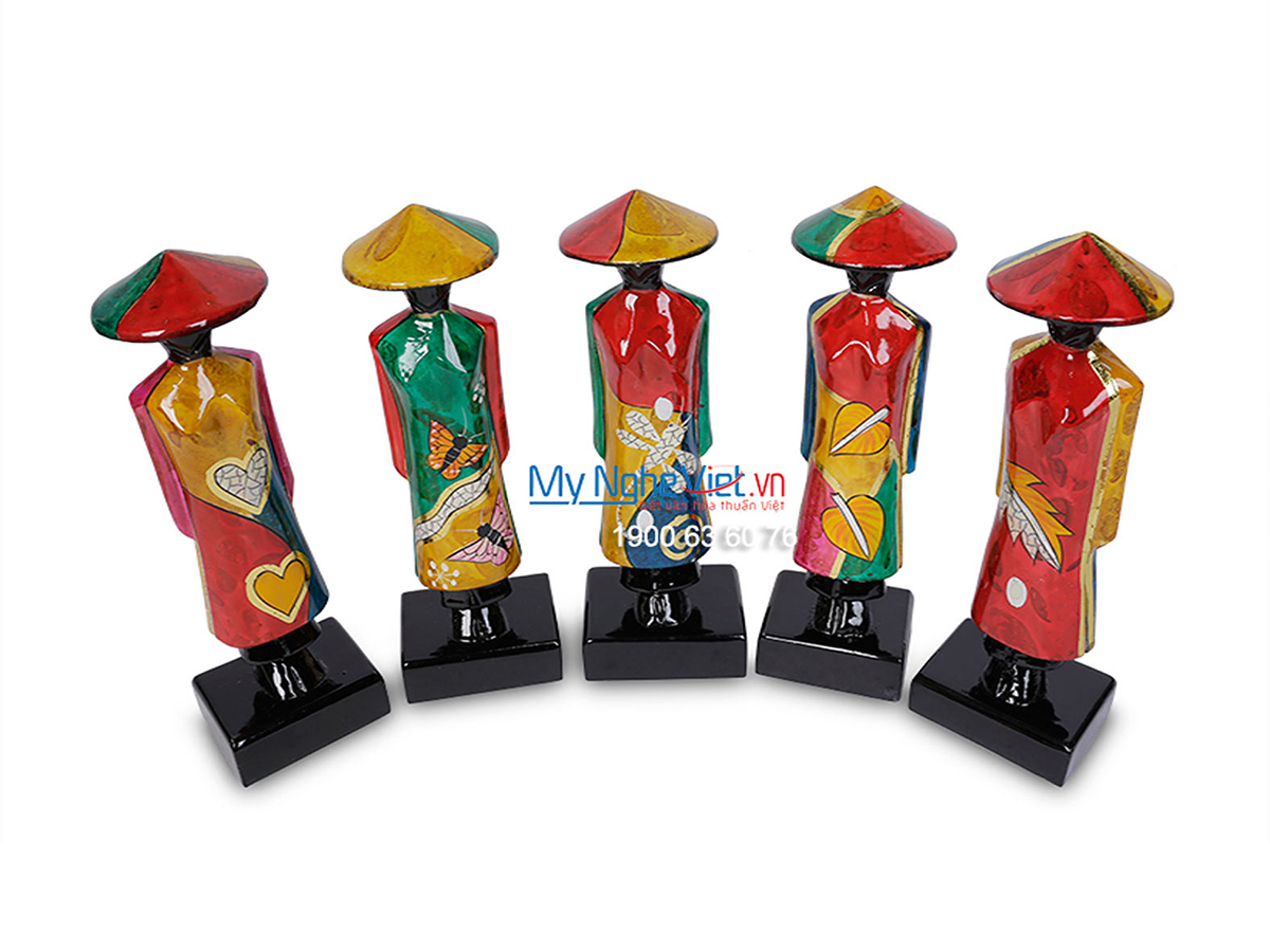 Vietnamese Girl in Ao Dai Lacquer Painting Statue MNV-T01