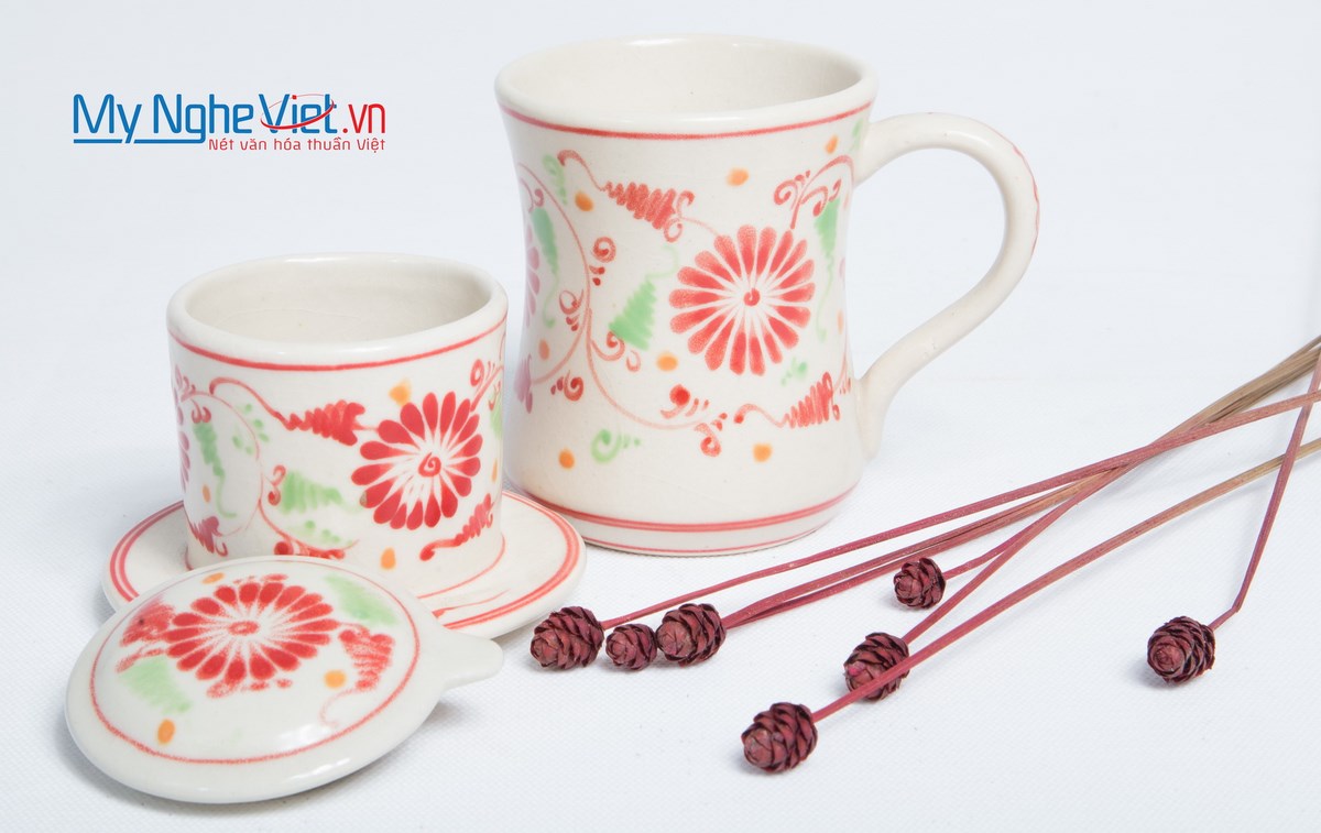 Pottery Coffee Filter (Dripper) with Red Chrysanthemum Pattern MNV-CFC02