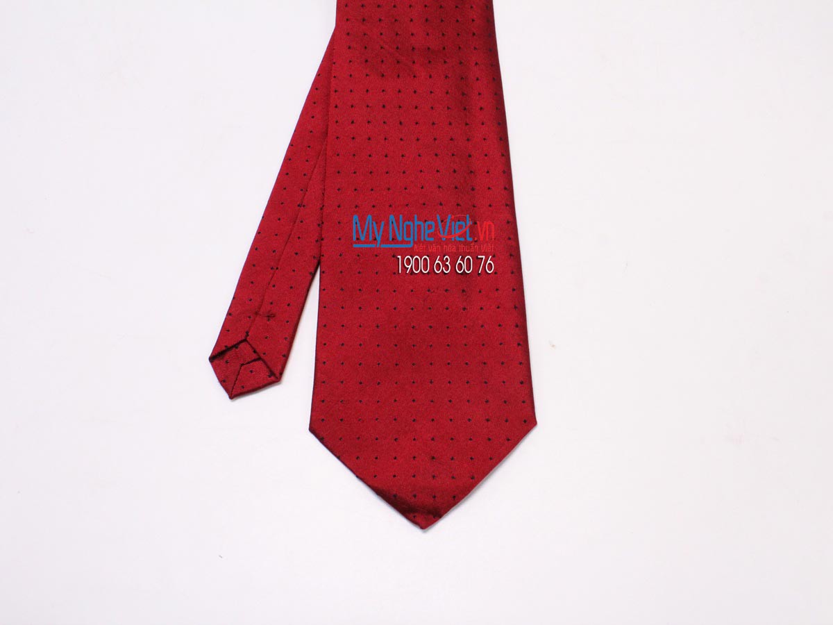 Cravat nền đỏ chấm bi đen MNV-CRV27