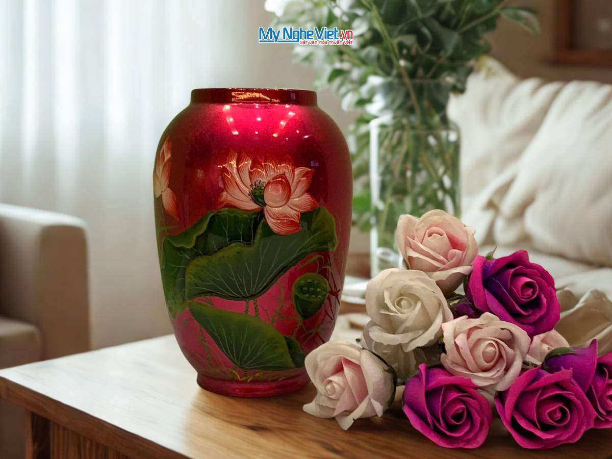Lọ hoa sơn mài hoa sen đắp nổi phù điêu LHSMDH25-6.4