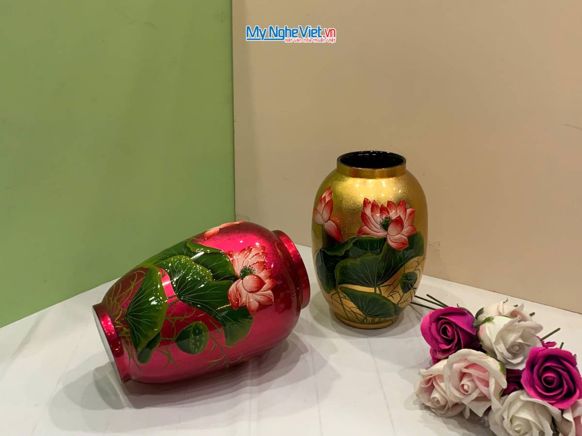 Lọ hoa sơn mài hoa sen đắp nổi phù điêu LHSMDH25-6.4