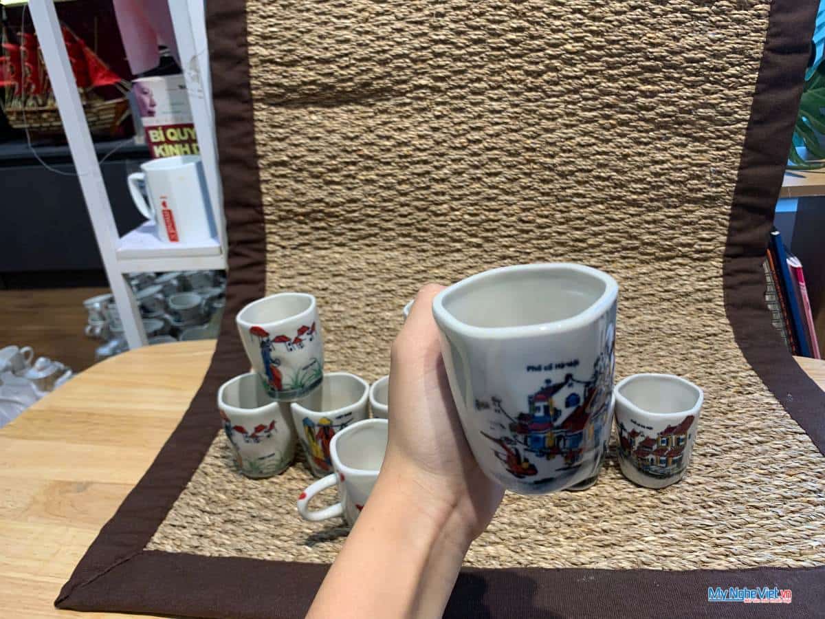 Ly sứ méo nhỏ vẽ cô gái LSH05.1