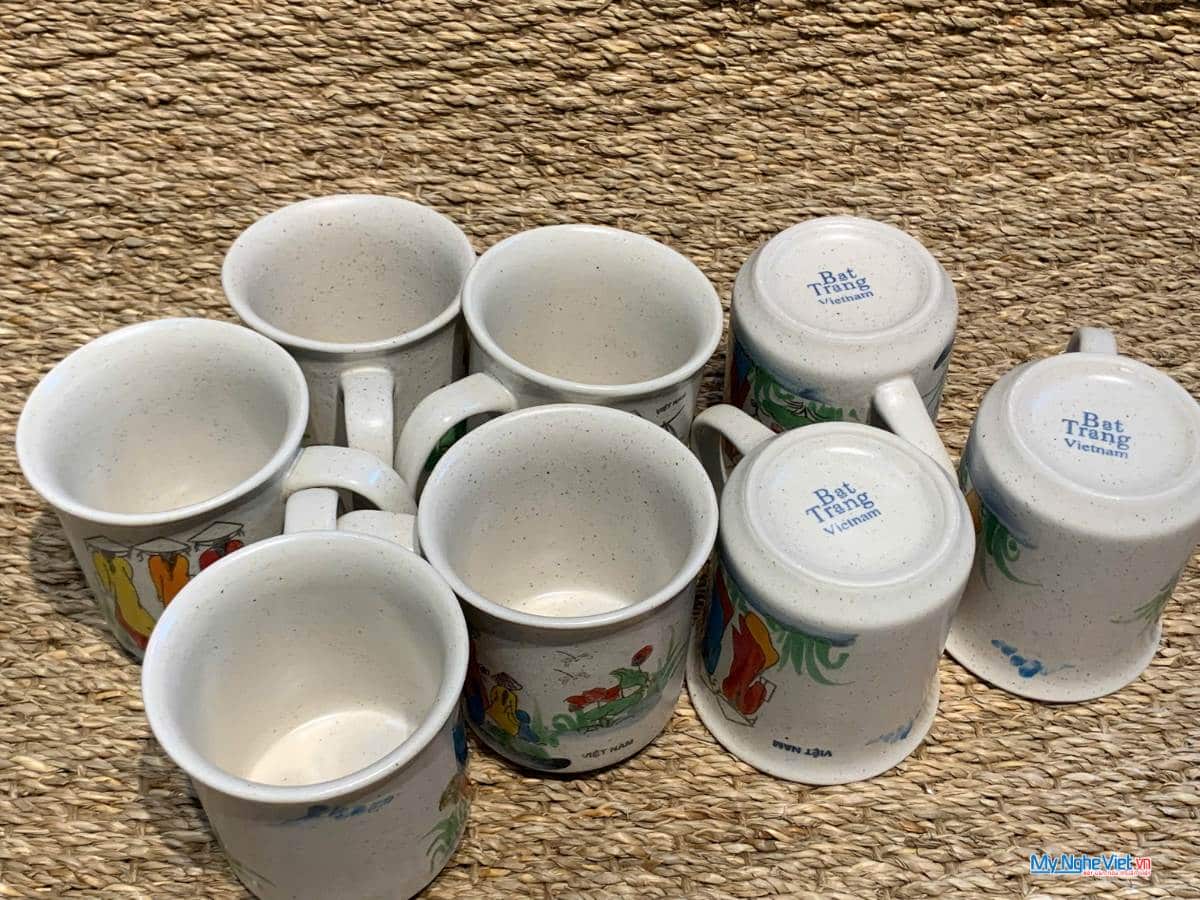 Ly sứ trụ có quai men tấm vẽ cô gái - phố cổ LSH01.1