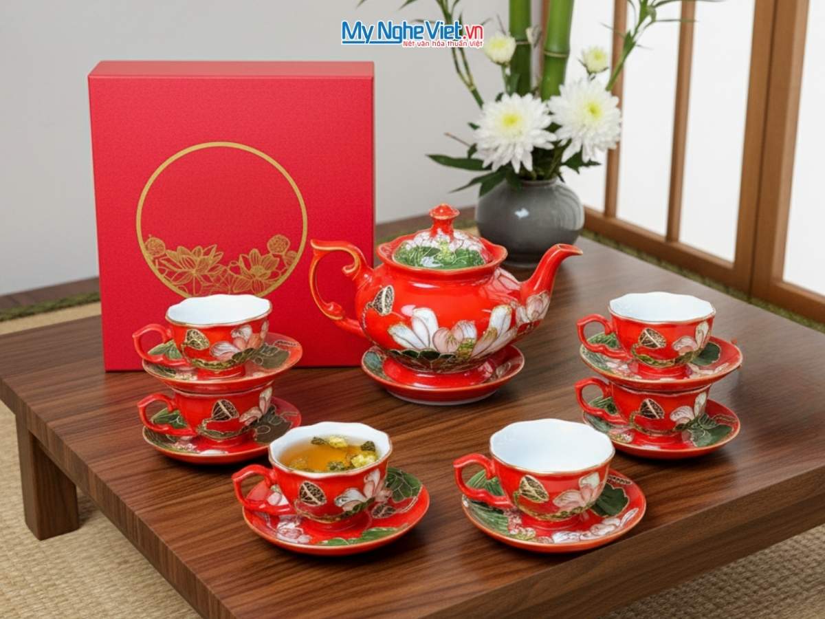 Bộ Bình Trà Queen Màu Đỏ Vẽ Vàng Kim Họa Tiết Hoa Đắp Nổi Hoa Sen MNV-BTV15.2.1