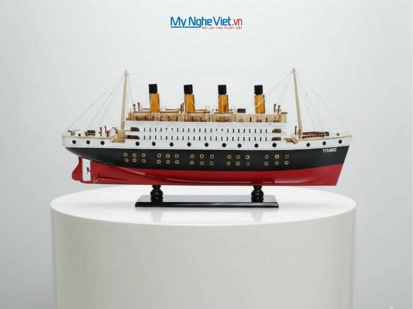 Mô Hình Tàu Titanic Gô Tự Nhiên Có Đèn Thân 40cm MNV-TB11D-40