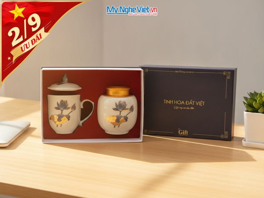 Set Quà Tặng Sếp / Quà Tặng Đối Tác - Hũ Trà Và Ly Sứ Gốm Sứ Vẽ Hoa Sen CBG001