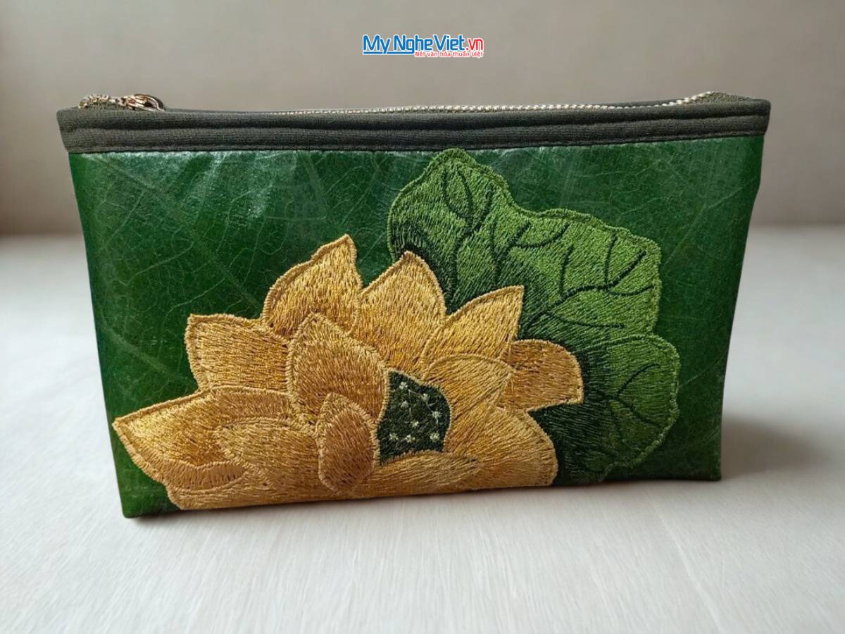 Túi sen nhỏ thêu hoa sen vàng - MNVTN04