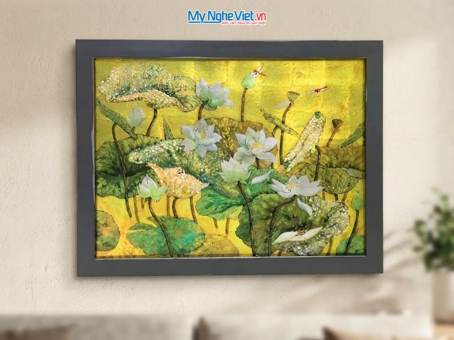 Tranh Sơn Mài Hoa Sen Dát Bạc Nền Vàng 35x45cm TBL34/17K3-10