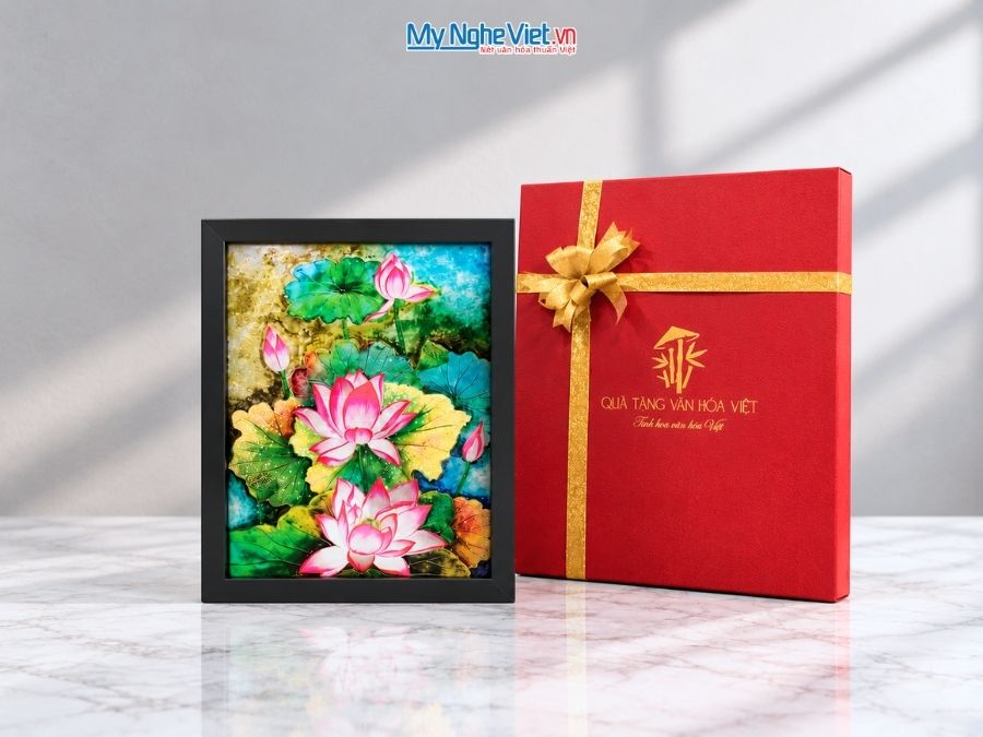 Tranh Sơn Mài Hoa Sen Dát Bạc Nền Xanh 35x45cm TSM3545-1.14