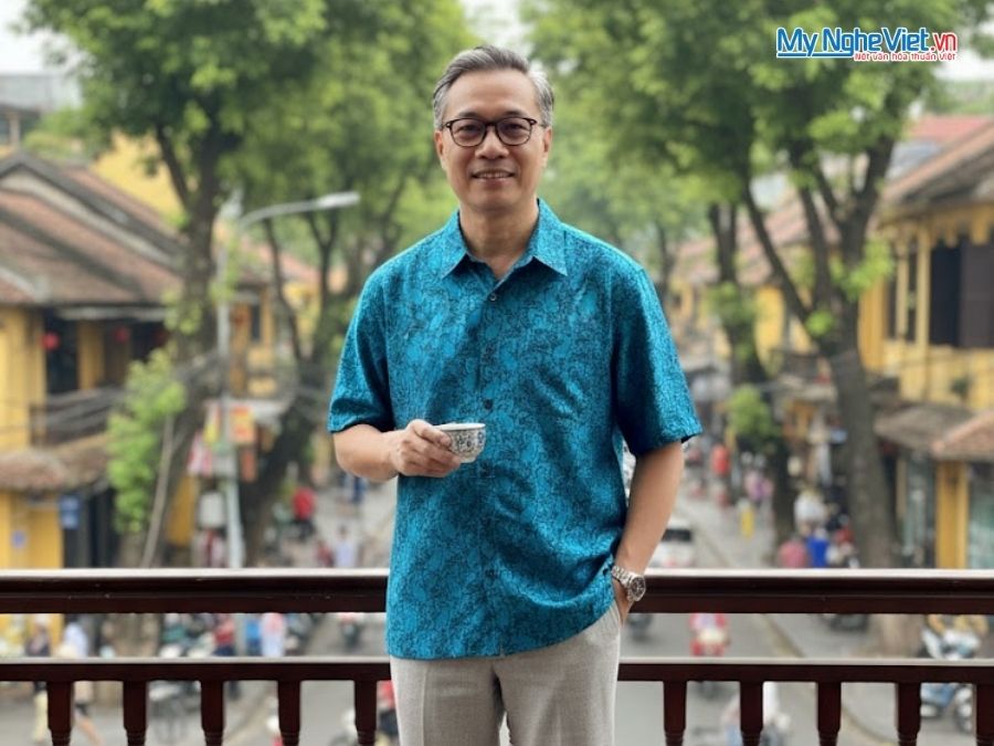Áo Sơ Mi Nam Lụa Tơ Tằm Họa Tiết Đuôi Công MNV-LLS01