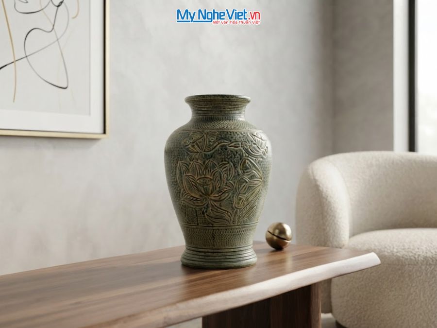 Bình Hoa Gốm Khắc Hoa Sen Men Xanh H30cm MNV-LHGLH01