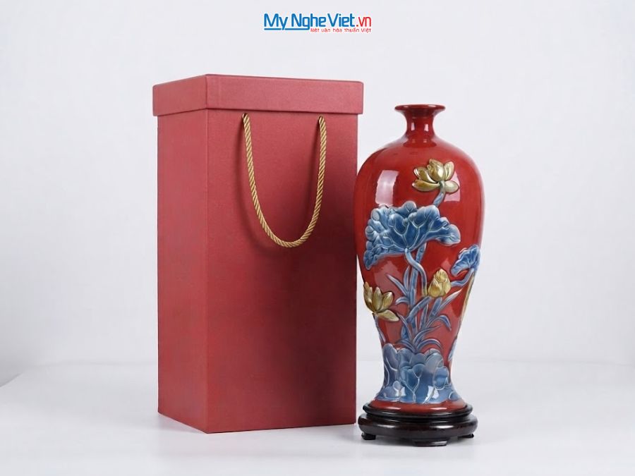 Lộc Bình Cá Chép Hoa Sen Men Đỏ Đắp Nổi H42cm LHGVH42/2