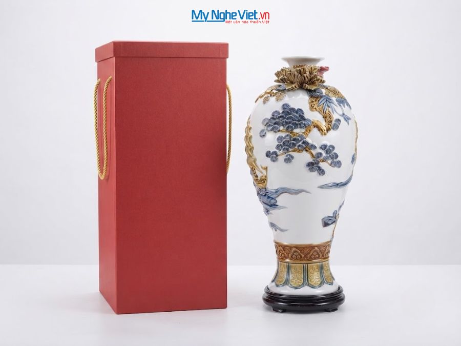 Lộc Bình Thuận Buồm Xuôi Gió Men Trắng Đắp Nổi H50cm LHGVH50/1
