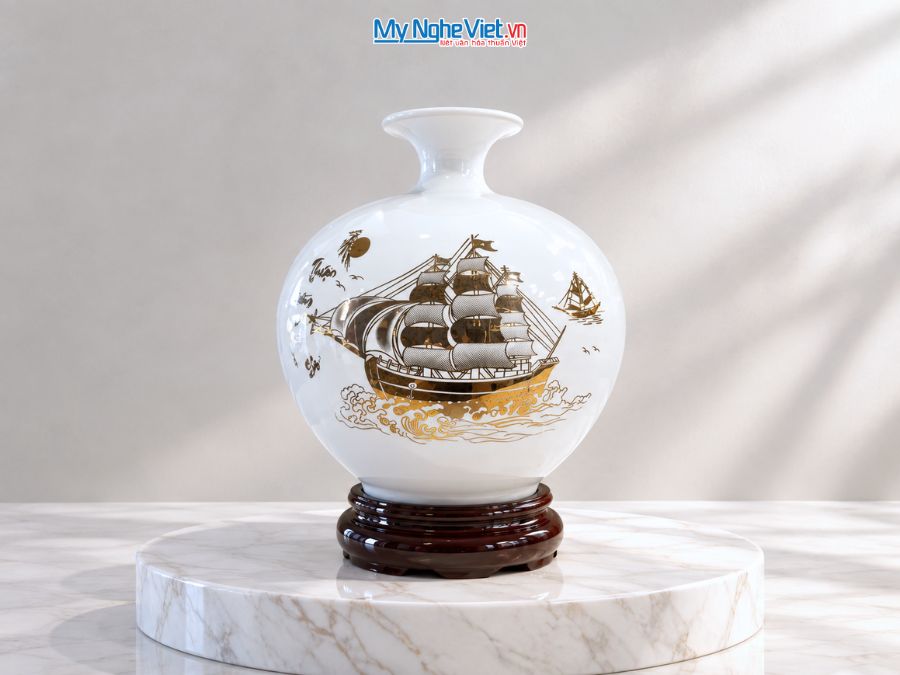 Bình Hút Tài Lộc Thuận Buồm Xuôi Gió Nền Trắng H22cm MNV-HBT22/7.7