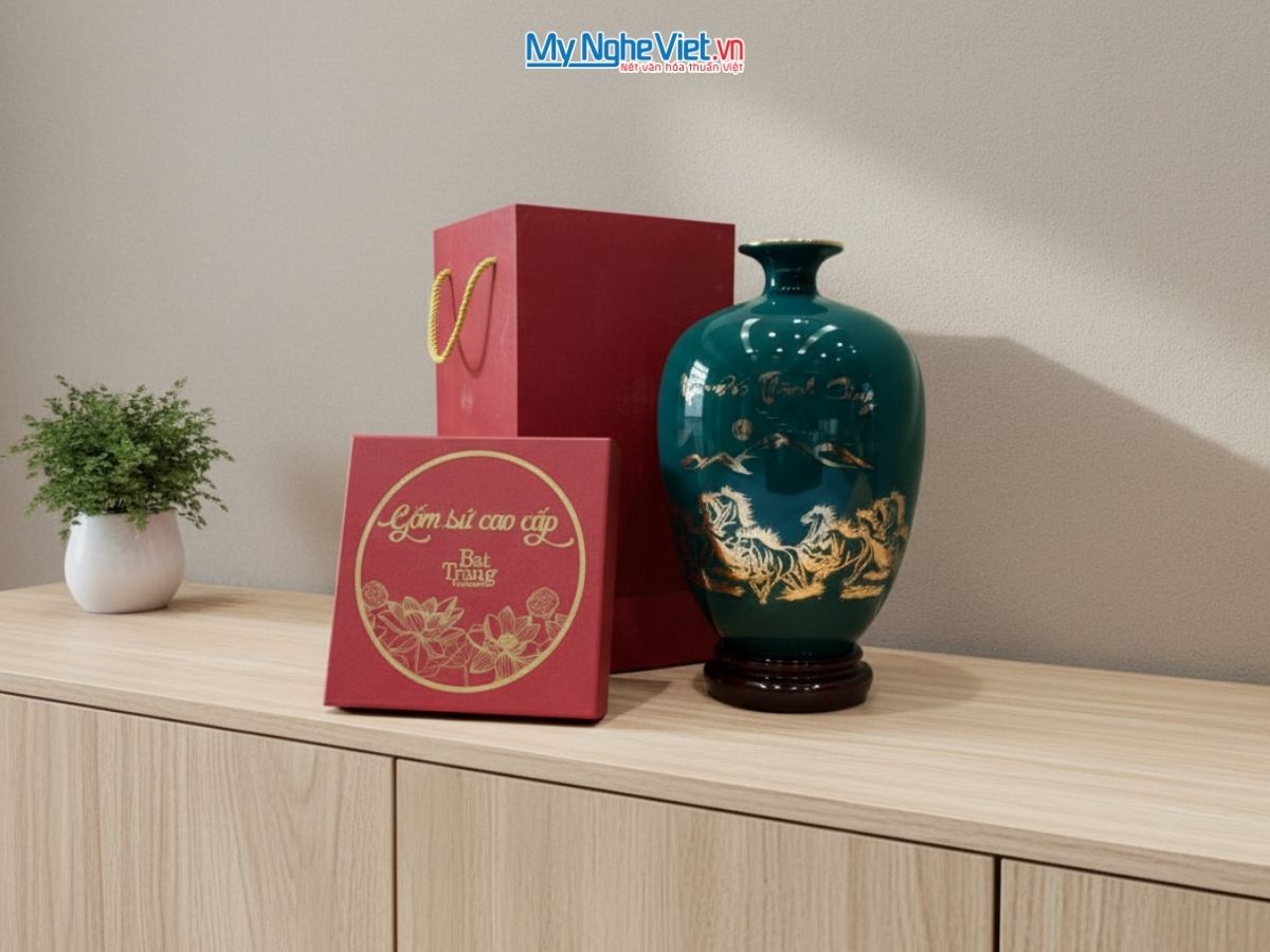 Bình thu tài hút lộc dáng cao xanh lục mã đáo + chân đế + hộp xi D16x H30 LHGML02-6.2