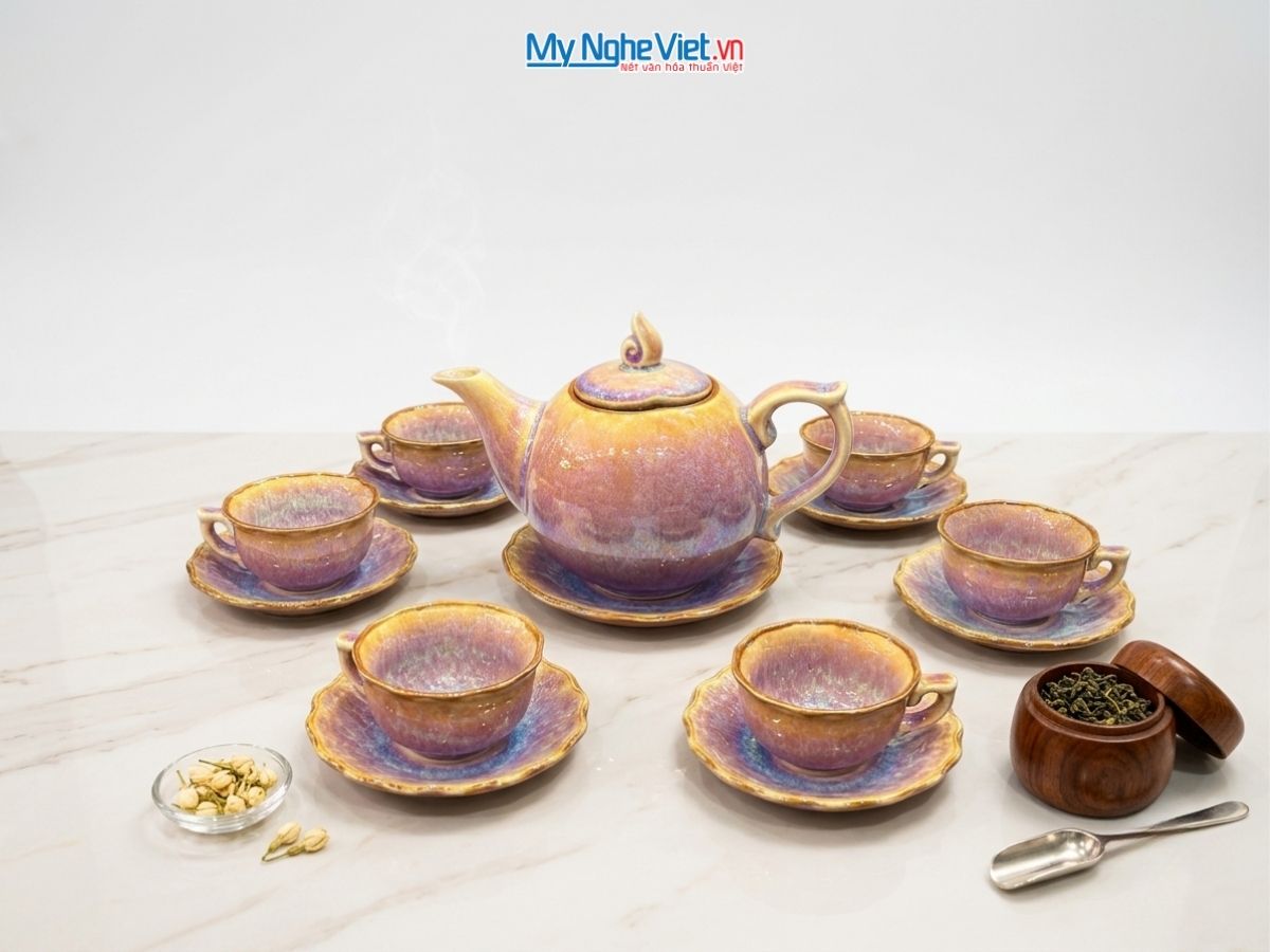 Bộ Bình Trà Dáng Chóp Lửa Men Hỏa Biến Màu Hồng 600ml HBT82025.1