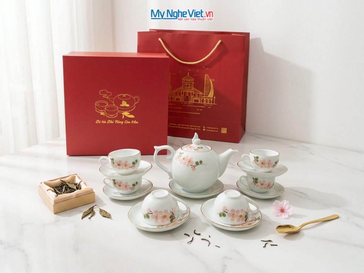Bộ Bình Trà Men Trắng Dáng Bưởi Hoa Mận VBT12.2SG