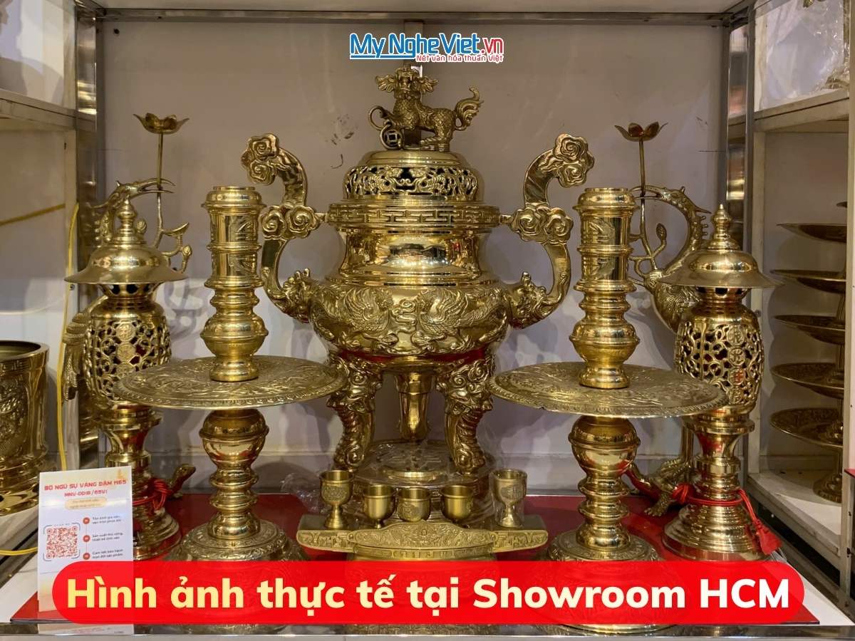 Bộ Tam Sự vàng bóng H70 ( Đỉnh Đồng H70 + Chân Nến ) - MNV-DD18/70VB