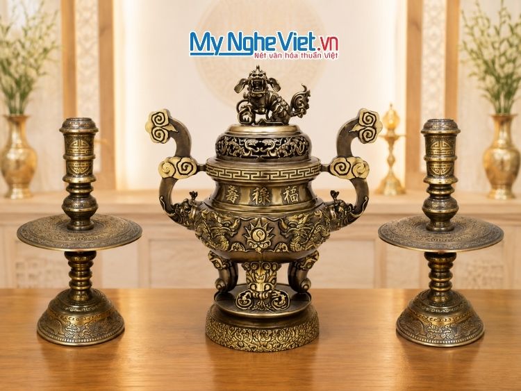 Bộ Tam Sự Cạo Màu Rồng  ( Đỉnh Đồng H55 + 2 Chân Nến H43) MNV-DD18/55