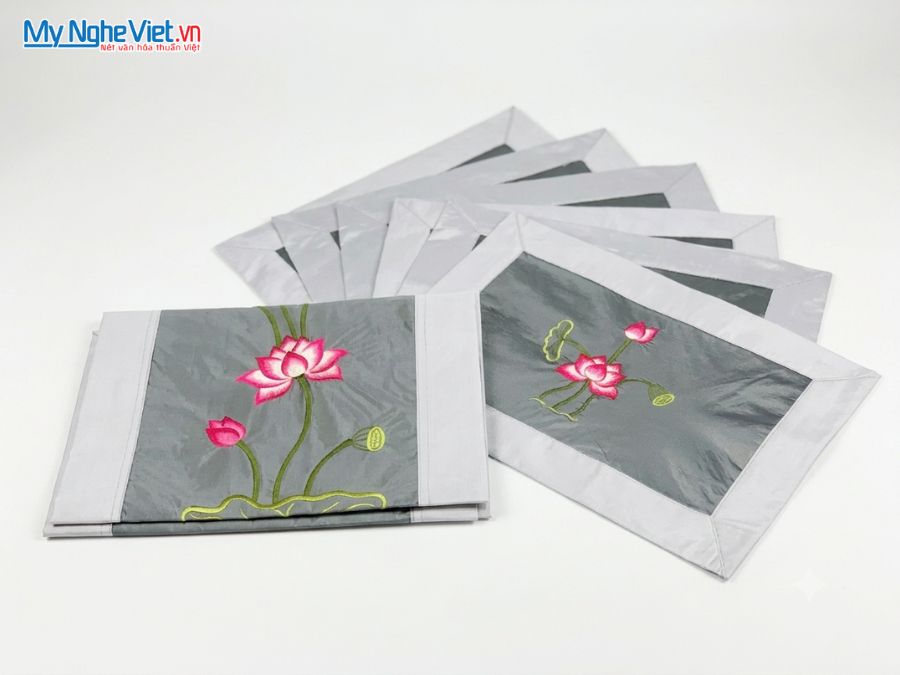 Khăn Trải Bàn Thêu Hoa Sen Màu Xám MNV-KLTB11.5