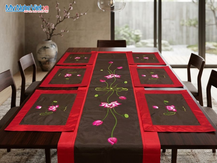 Khăn Trải Bàn Thêu Hoa Sen Màu Nâu Đỏ MNV-KLTB11.8
