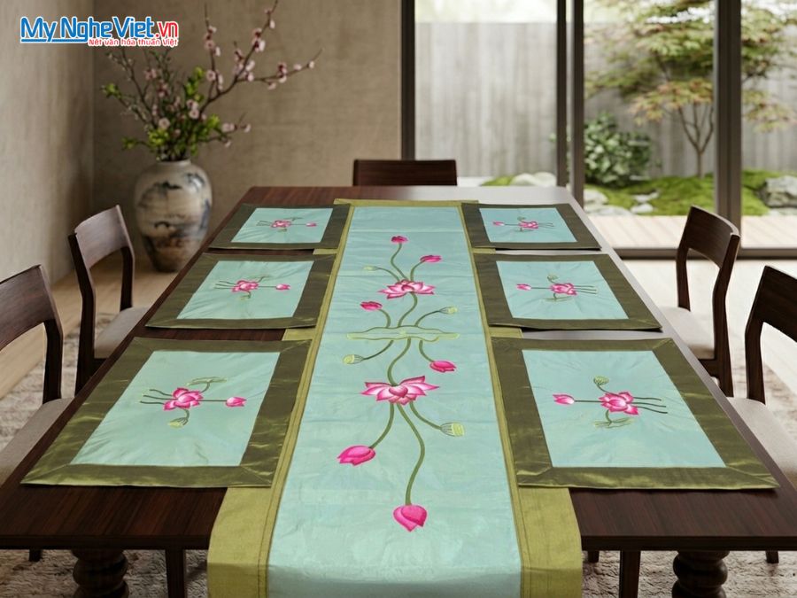 Khăn Trải Bàn Thêu Hoa Sen Màu Xanh Cốm MNV-KLTB11.4