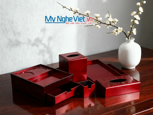 Banner lọ hoa sơn mài
