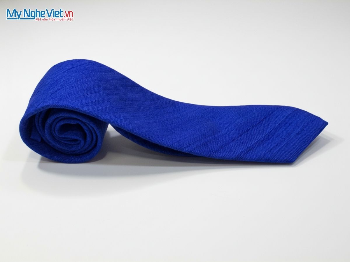 Cà Vạt Lụa Đũi Tơ Tằm Màu Xanh Dương MNV-CRVNC5