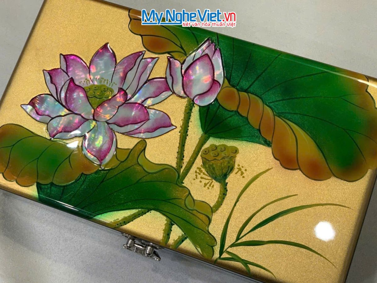 Hộp Trang Sức Sơn Mài Vẽ Hoa Sen Nền Vàng MNV-SMHD14241-14-1