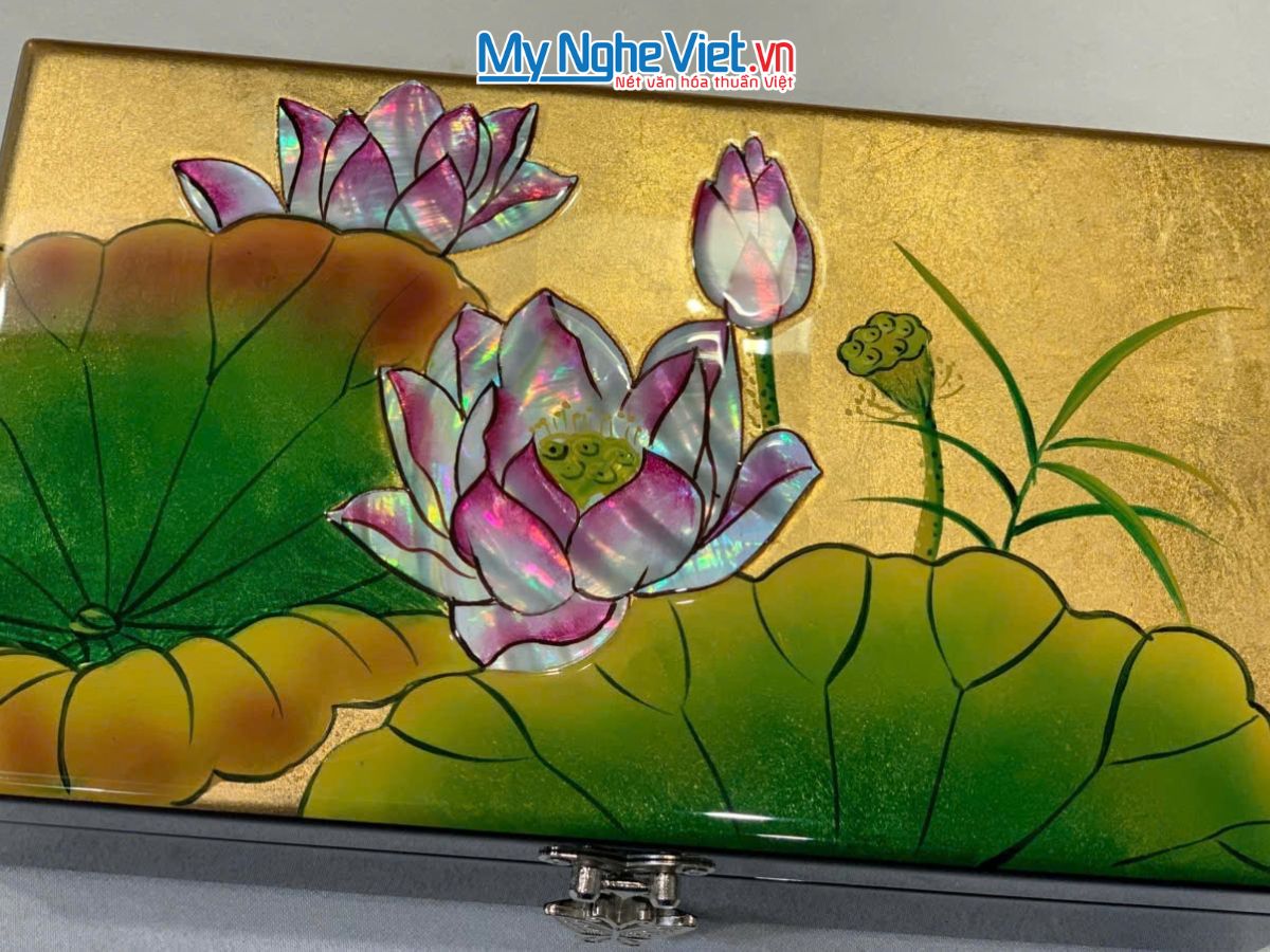Hộp Trang Sức Sơn Mài Vẽ Hoa Sen Nền Vàng SMHD14241-14-2