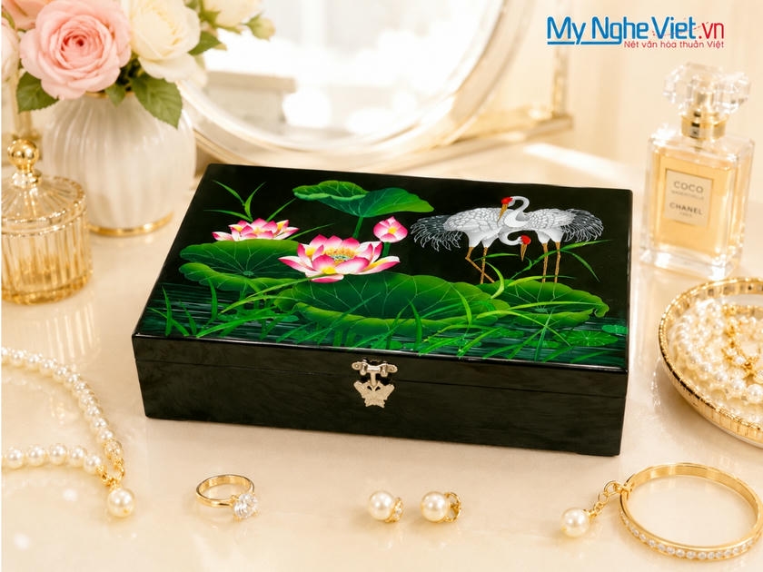 Hộp Trang Sức Sơn Mài Họa Tiết Cò Đào Nền Đen (20x30x8cm) HSMHD2030/1