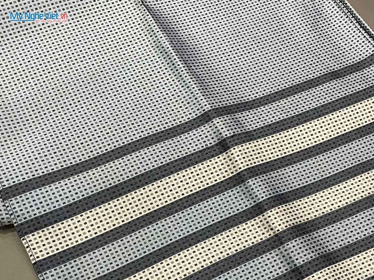 Khăn Choàng Lụa Nam Tằm Xe Màu Xám 38x180cm KLLS3817-7