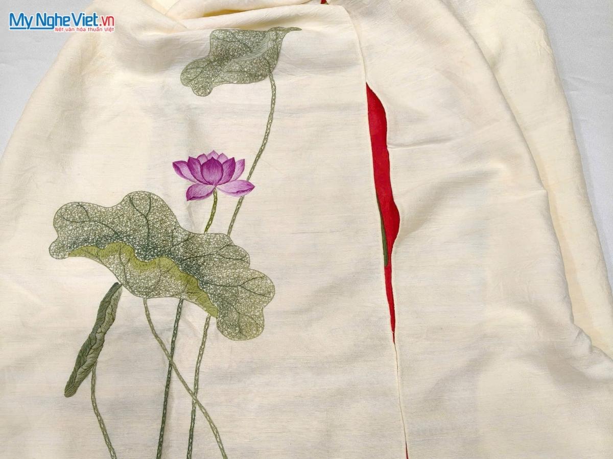 Khăn Lụa Đũi Tơ Tằm Thêu Tay Hoa Sen 40x200cm KLNC40200/9