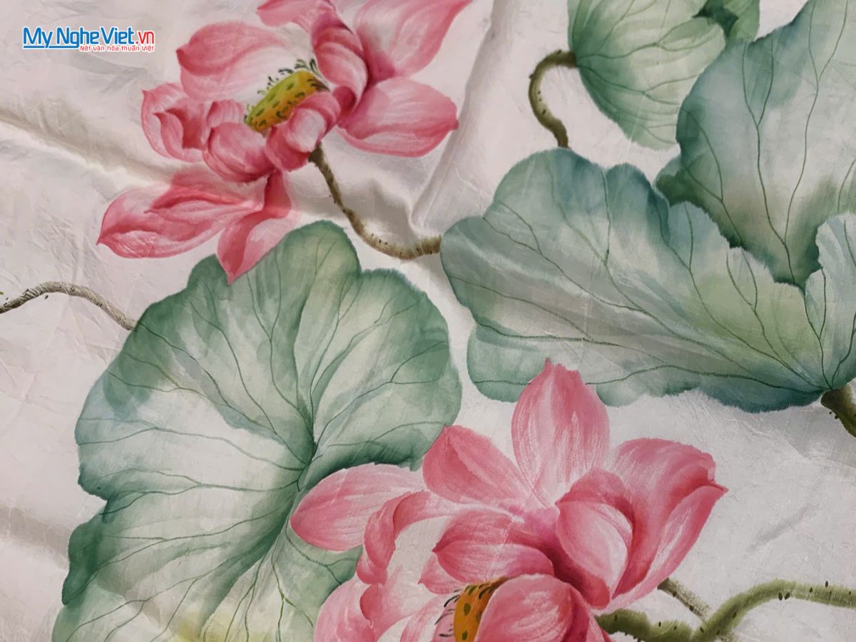 Khăn Lụa Tơ Tằm Vẽ Tay Hoa Sen 87x87cm KLNC88/3