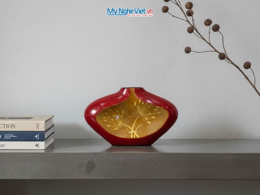 Lọ hoa sơn mài dáng dẹp họa tiết hoa pháo MNV-LHTBL01