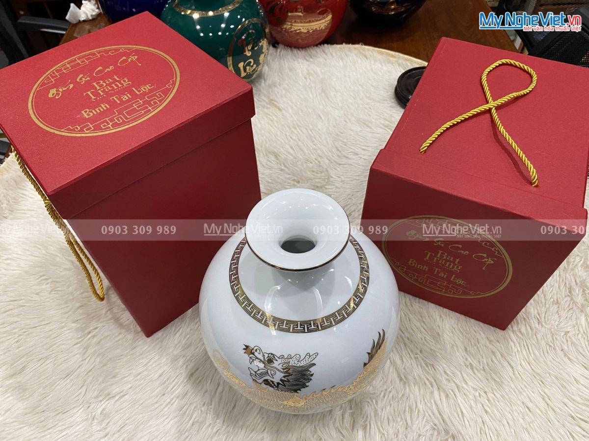 Bình thu tài hút lộc vẽ tứ cảnh nền trắng Tài Lộc Phúc Đức có chân đế + hộp xi H18 MNV-HBT18/3