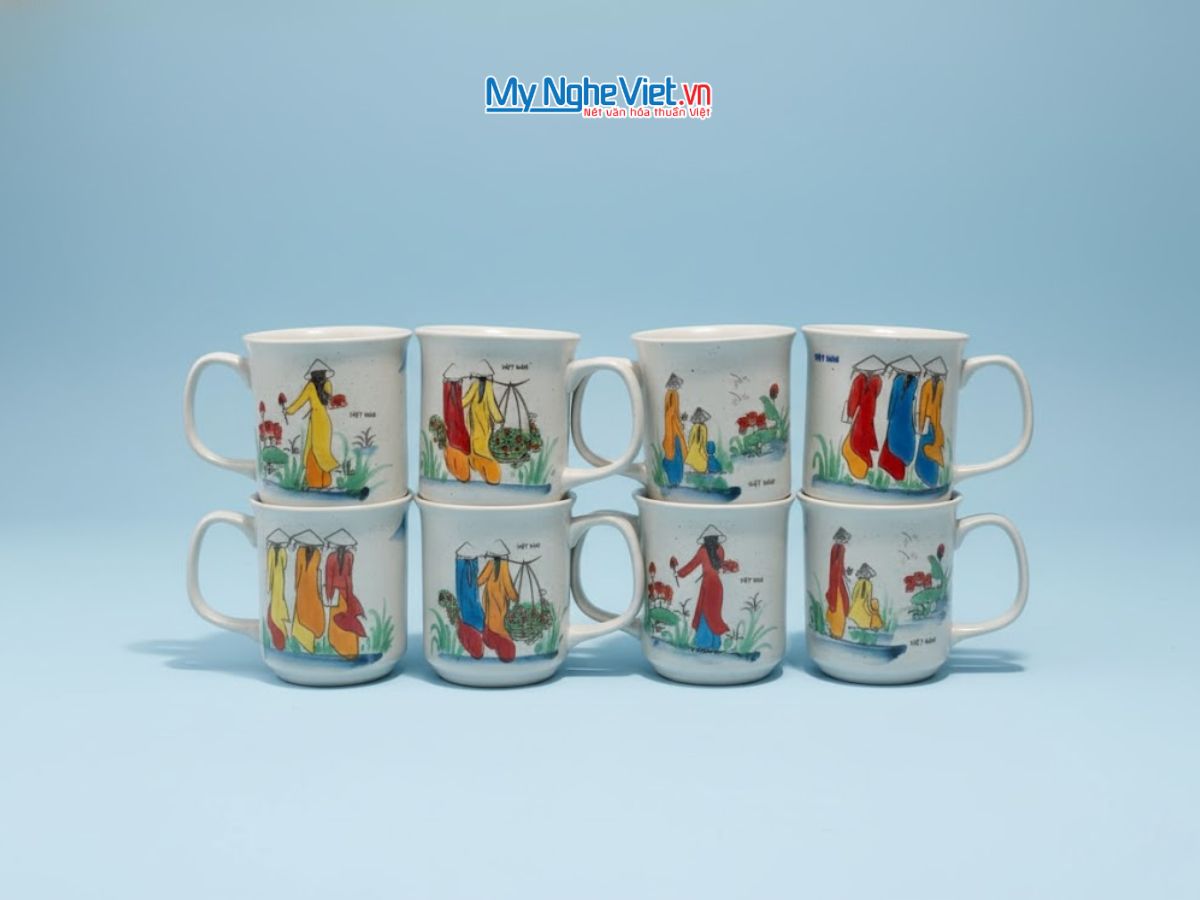 Ly sứ trụ có quai men tấm vẽ cô gái - phố cổ H8.5cm LSH01.1