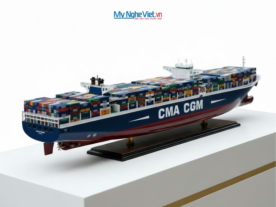 Mô hình tàu thuyền chở hàng