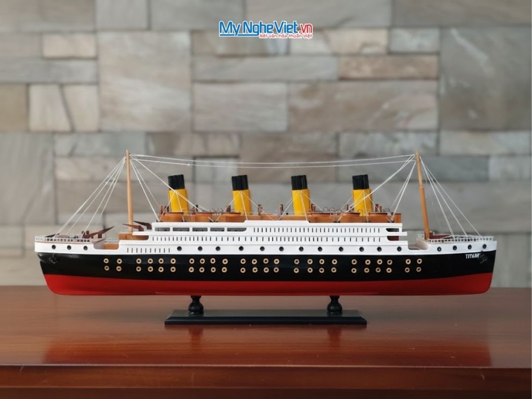 Mô Hình Du Thuyền Titanic Không Đèn Gỗ Tự Nhiên Thân 1m MNV-TB11-100