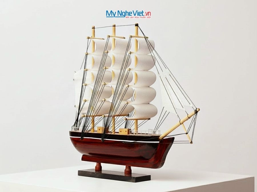 Mô hình tàu thuyền chở hàng France II (thân 28cm) MNV-TB80