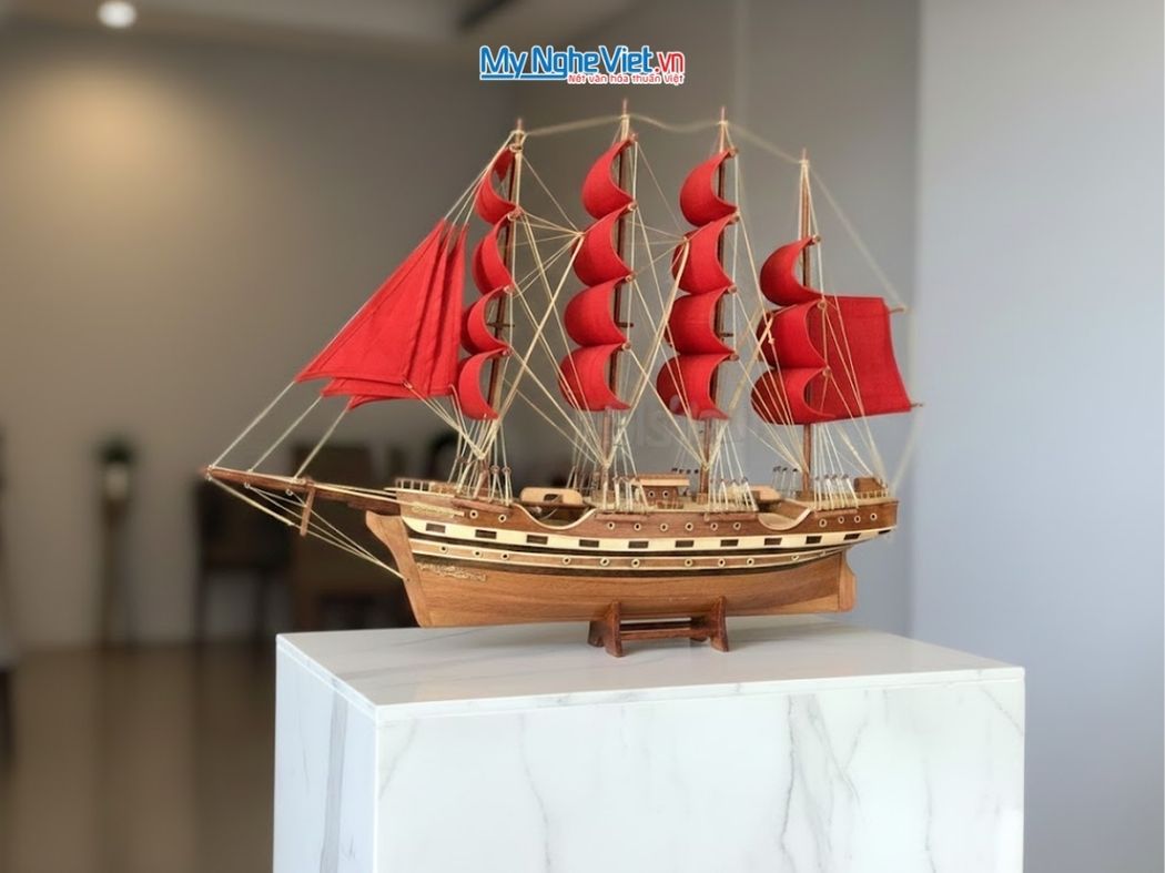 Mô Hình Thuyền Buồm France II Gỗ Tự Nhiên Thân 60cm MNV-TB03-1